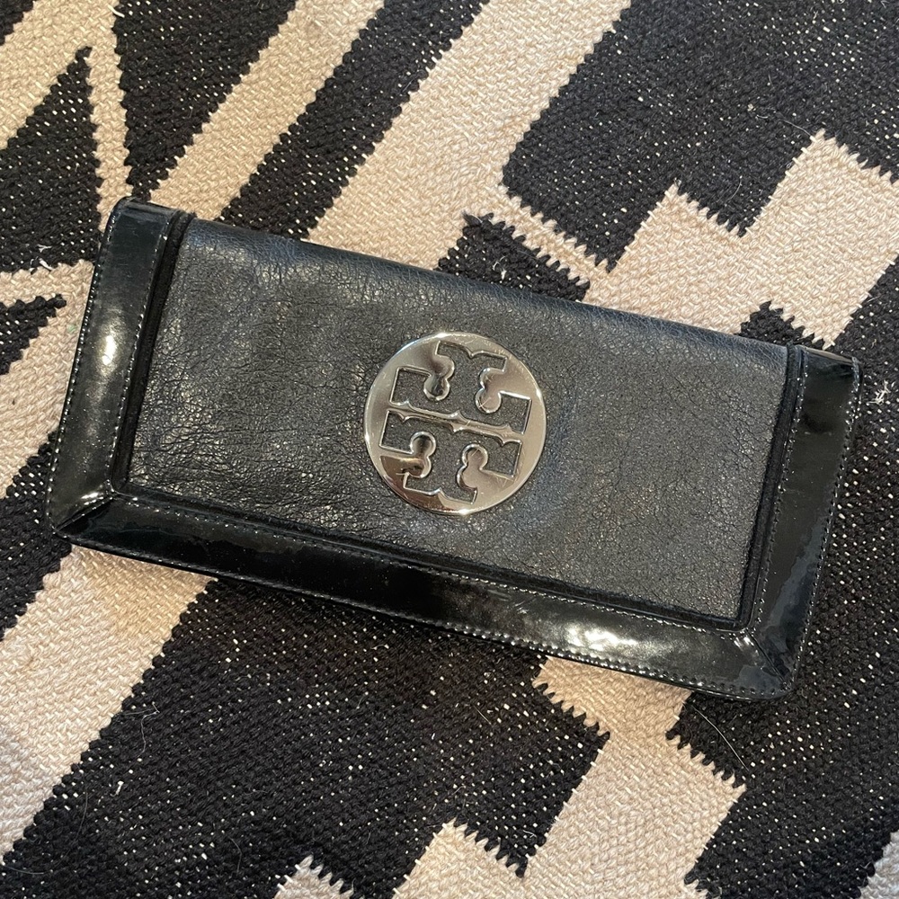 Tory Burch clutch - patent leather and leather, inner card holder